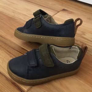 Clarks Baby Toddler Shoes size 6 wide